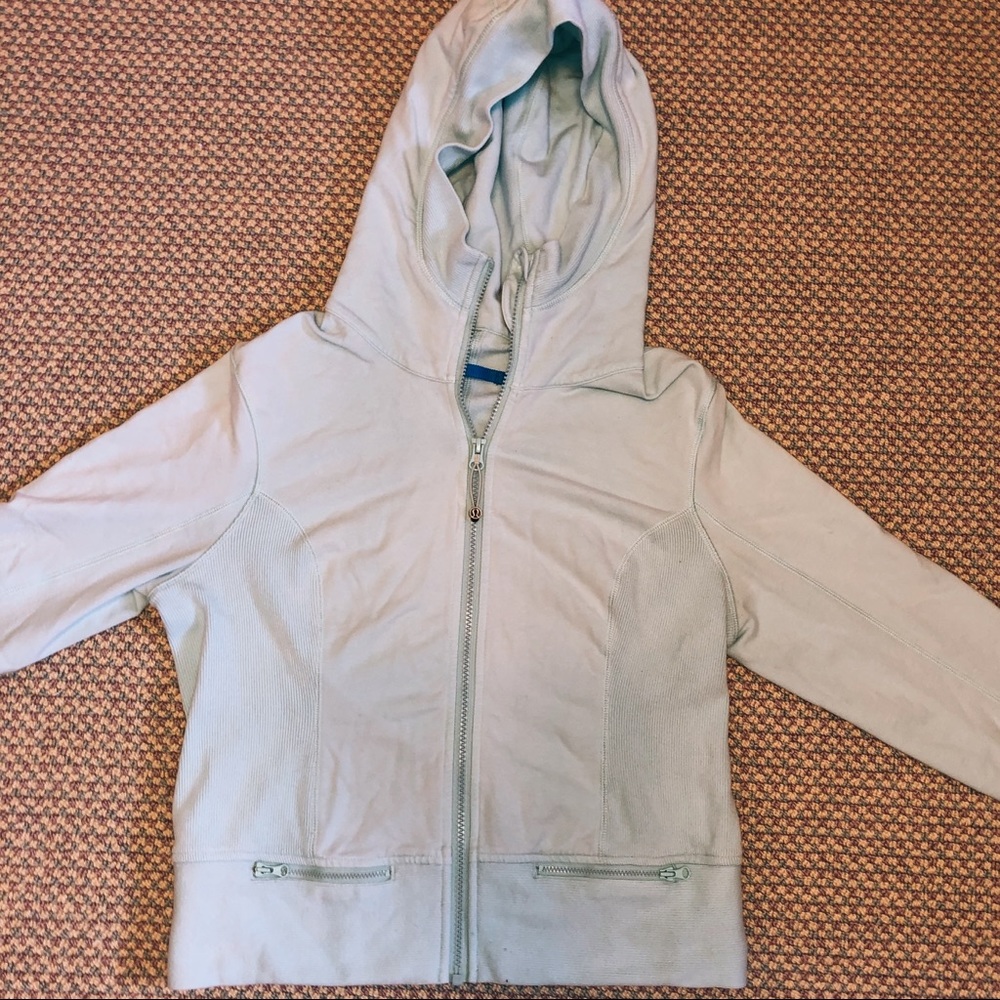 lululemon sweatshirt